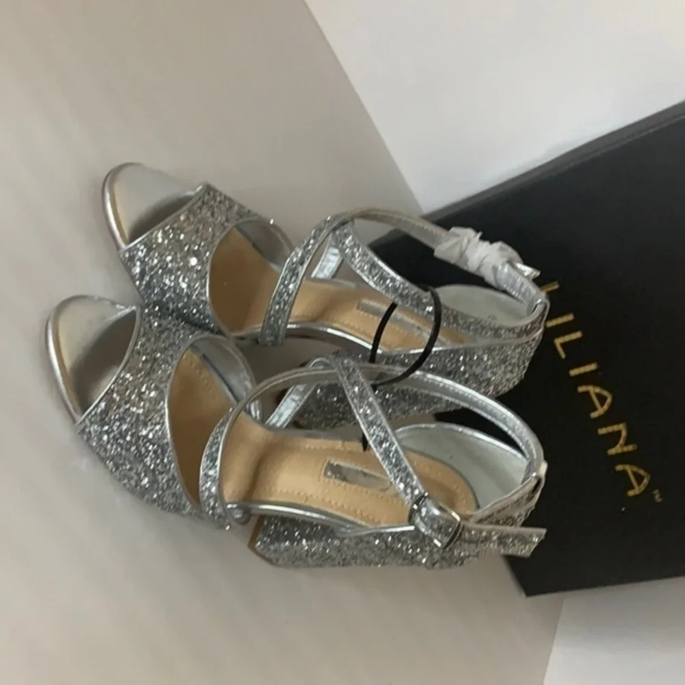Liliana, HEELS